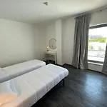 Hostel Hi Parque Nacoes - De Juventude Lisboa