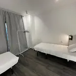 Hostel Hi Parque Nacoes - De Juventude Lisboa