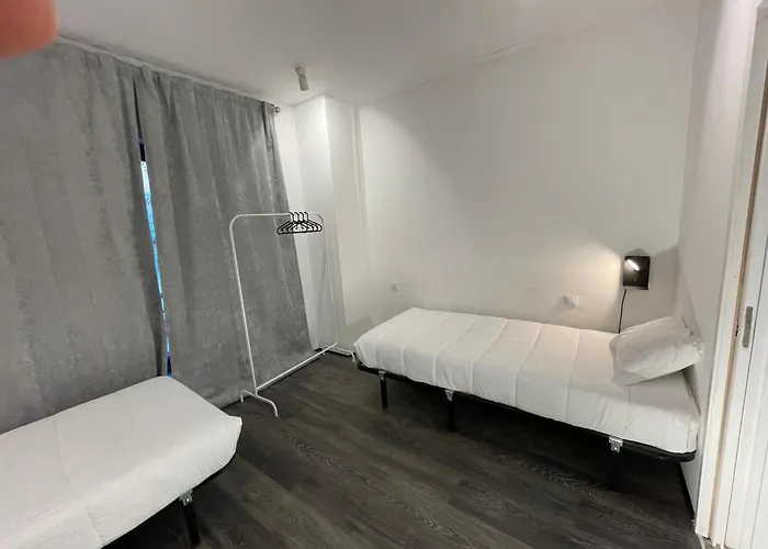 Hostel Hi Parque Nacoes - De Juventude Lisboa